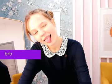 female cam girl stay_with_baby image #1657032