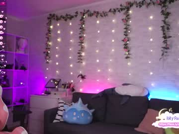 female cam girl holliwould_ image #2440847