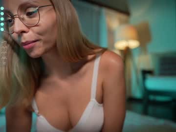 female cam girl babywithpower image #2065389