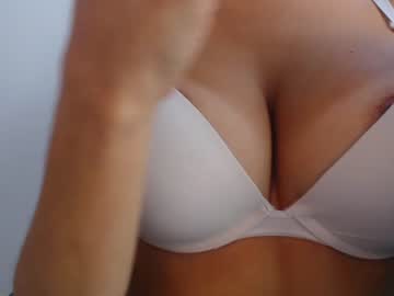 female cam girl eat_mee_out image #2668913