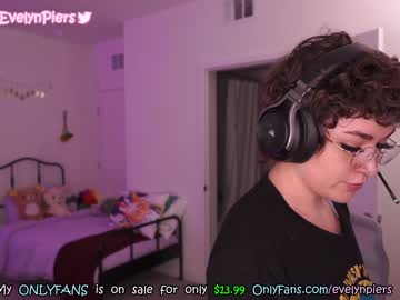 female cam girl evelynpiers image #2191379