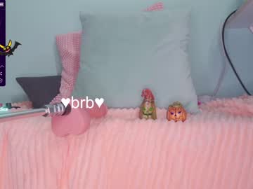 female cam girl aveksmr image #2979128