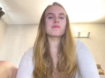 _raabbit_  female  webcam