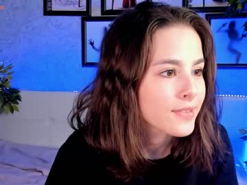 female cam couple lesliefletcher image #1429487