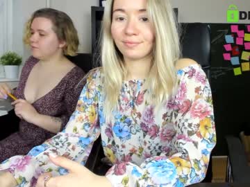 female cam couple ellcrys image #371112