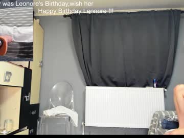 female cam couple lenoreandjasonsroom image #3786203