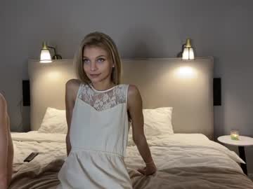 female cam couple l_0l image #586823