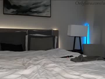 female cam couple ari_lovexo image #1910677