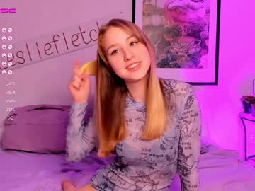 female cam couple lesliefletcher image #721966
