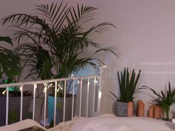 female cam girl _deepthroatgalactica image #1463168