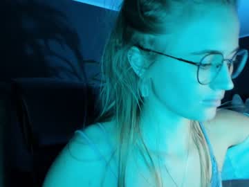 female cam girl linellali image #2882600