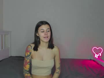 female cam couple skinnnkiss image #3477608