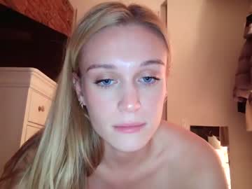 female cam girl daddyslittleangels_ image #1451012