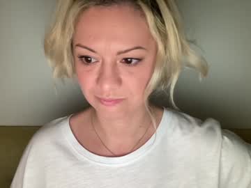 female cam girl kiradivine image #3881070