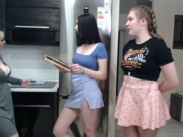 female cam couple renae_tom image #3615354