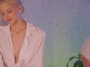 female cam girl _2strangers image #2477305