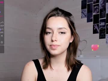 female cam girl darling_kira image #2923715