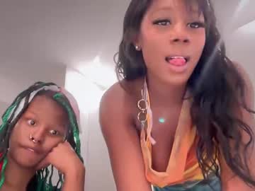 ambersteele  female  webcam