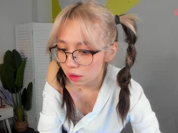 female cam girl y_u_m_i_k_a image #3176479