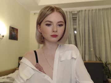 female cam girl yvaine777 image #816299