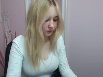 female cam girl lila_page image #1102236