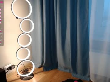 female cam couple emptyhunters image #3053788
