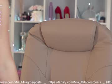 female cam girl mia_milagros image #2471402