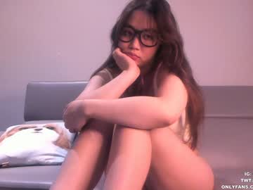 female cam girl clara_chan image #1631800