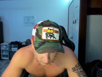 female cam couple cowsgomoo101 image #3796245