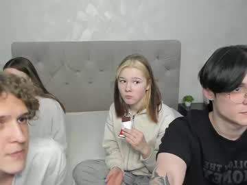 female cam couple _little_secret_ image #4003689