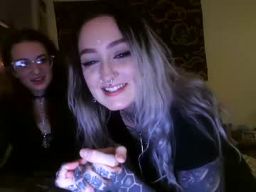 female cam couple valebaby99 image #2536650