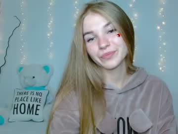 female cam girl little__cherrry image #2462865