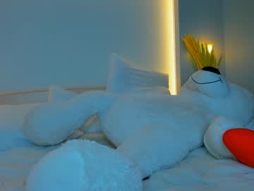 female cam girl cristall_white image #32685