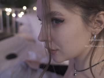 female cam girl _deepthroatgalactica image #990350