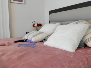 female cam girl carliescott_meow image #410457