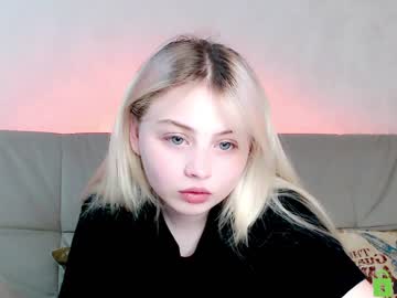 female cam girl shy_blondiee image #3645265