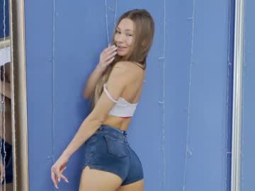 female cam girl teonasafina__ image #3436816