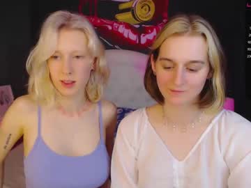 female cam girl julia_tina image #981381
