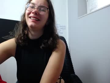 female cam girl yourcrazyneightbor image #2917121