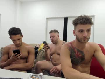 female cam man classied image #1538652