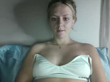 female cam girl mollyharttt image #4085589