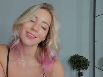 female cam girl emmi_rosee image #105646