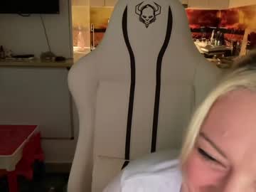 female cam girl kiradivine image #3558747