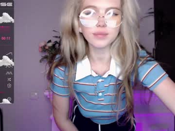 female cam girl small_blondee image #2583177