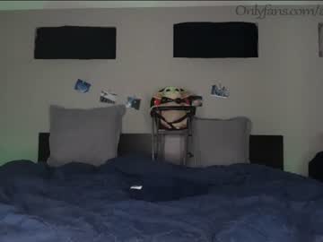 female cam couple ari_lovexo image #2577374