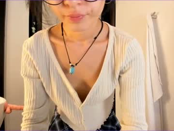 female cam girl akino_17 image #1850352