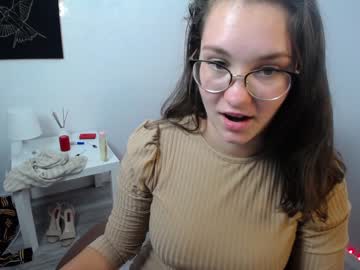 female cam girl yourcrazyneightbor image #2143898