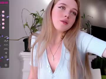 female cam girl small_blondee image #1962405