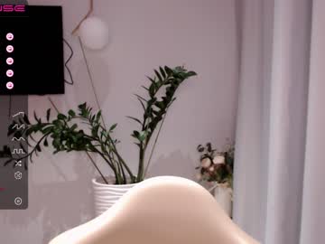 female cam girl small_blondee image #2461152