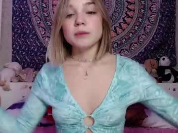 female cam girl babyfromtheforest image #1172706